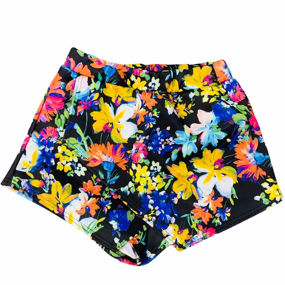 NWT Boohoo HW Black Floral Skort sz 6 / 2314